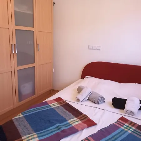 Alice アパート Pakoštane