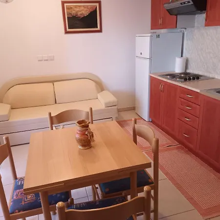 Alice Apartment *